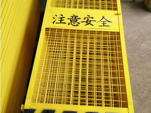 電梯防護門(mén)